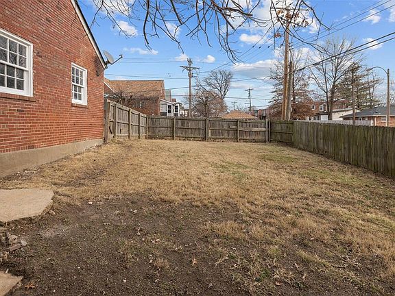 5th image of 5400 Winona Ave