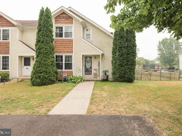 2574 Jean Dr, Hatfield, PA 19440