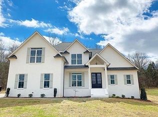 2480 Philadelphia Rd, Lebanon, TN 37087