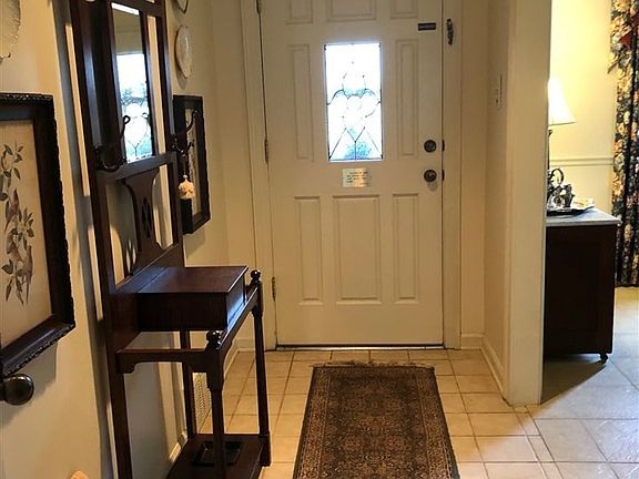 2nd image of 8117 Creek Way Cv