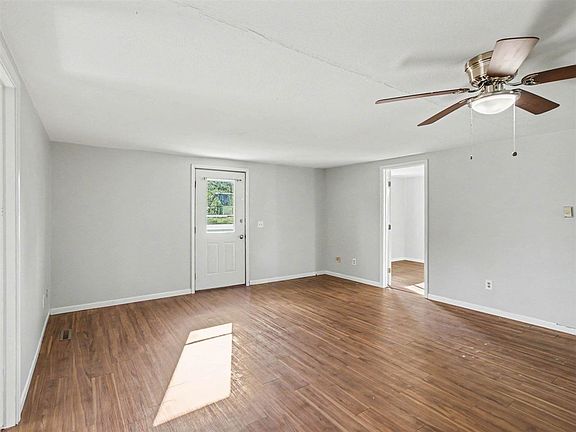 3rd image of 502 Maple St