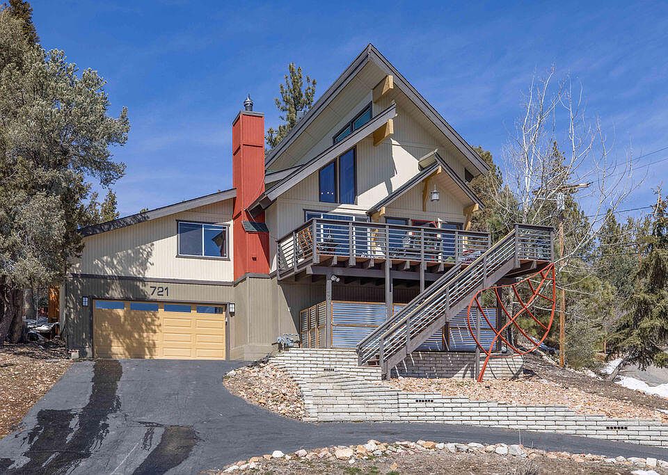 1st image of 721 Panamint Mountain Dr