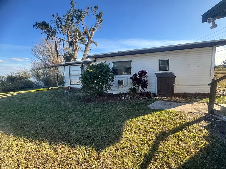 734 Memorial Dr — Photo 8