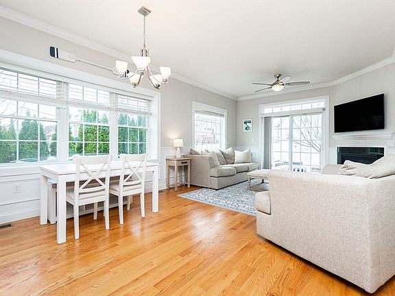 5th image of 135 Sumner St Unit 1