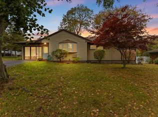 51 Linden Dr, Somerset, MA 02726