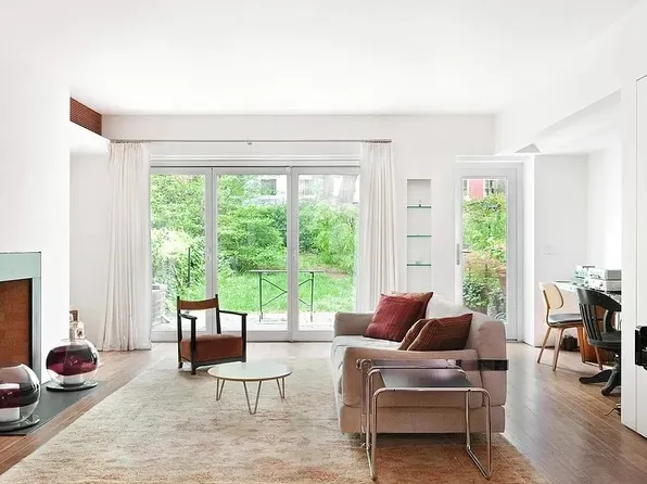 86 Macdougal Street image 1 of 6