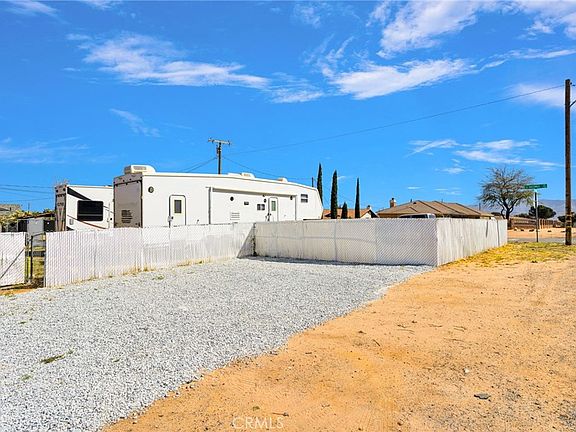 4th image of 17258 Ranchero Rd