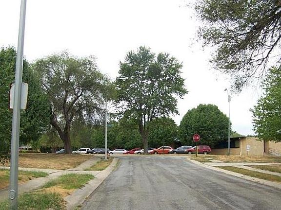 3rd image of 8405 E 109th St