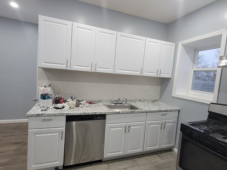 1st image of 151 Parker St APT 10