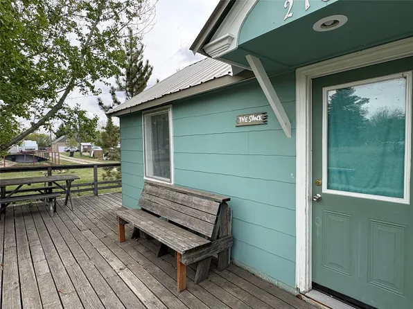 216 3rd Ave SW, Choteau, MT 59422