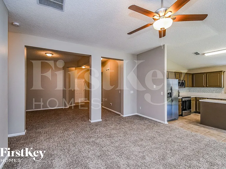 928 Bonaparte Landing Blvd E — Photo 3