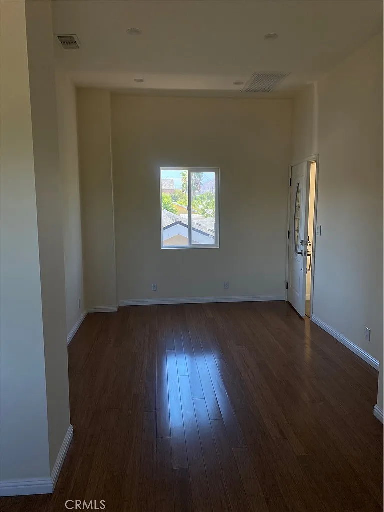 2 bed, 750 sqft, $2,850 — Photo 4