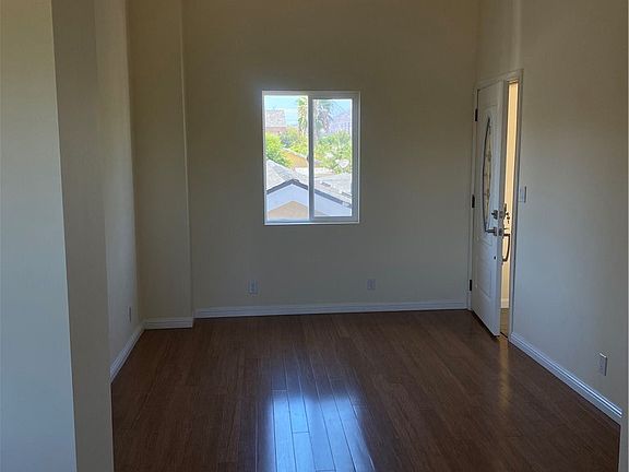 4th image of 1329 Pico St