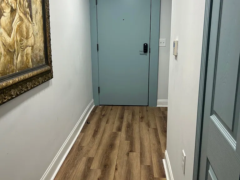 300 Laurel St #2 — Photo 4