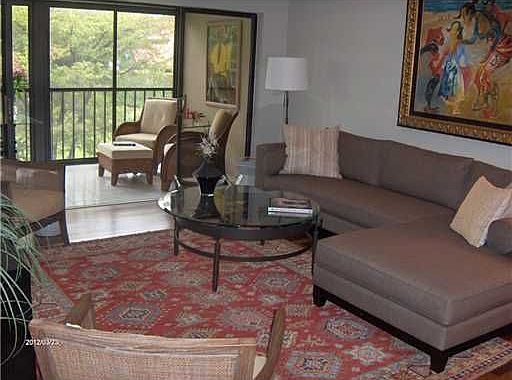 5th image of 5153 Oak Hill Ln APT 523