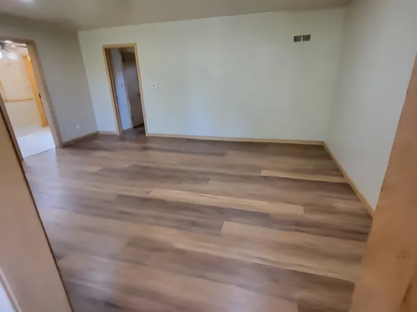 1411 S Duluth Ave, Sioux Falls, SD 57105