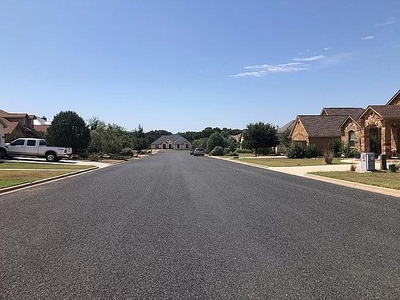 3rd image of 1209 Kyle Ln