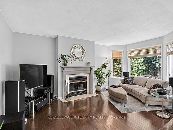 5th image of 76 Saddlehorn Cres