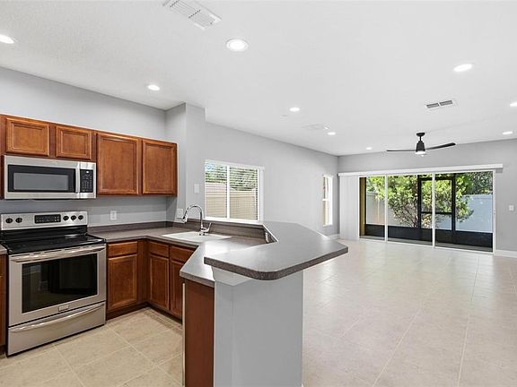3rd image of 20402 Needletree Dr