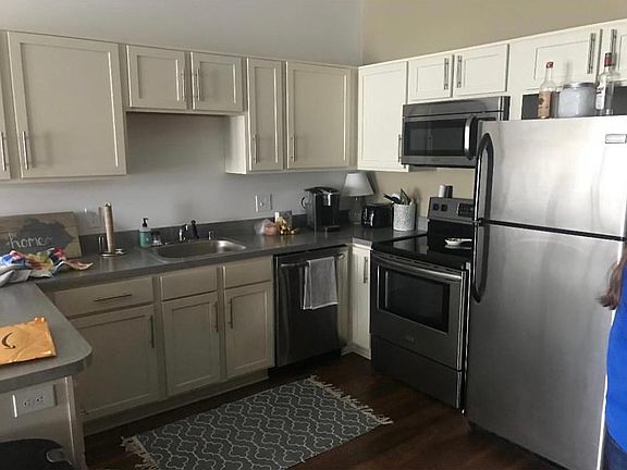 Kitchen in a 2bd room unit