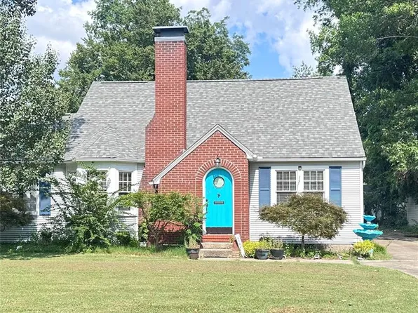 910 N Kingshighway St, Sikeston, MO 63801