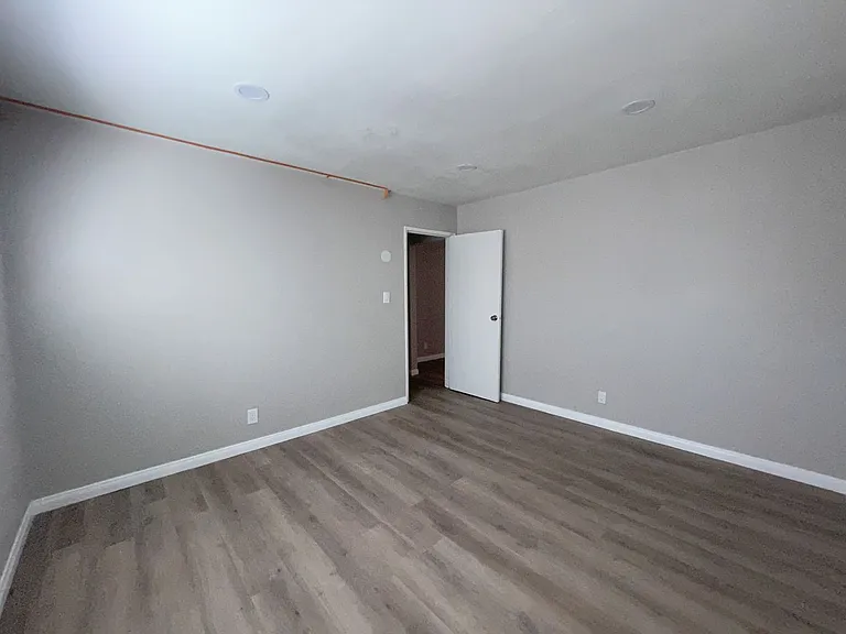 4216 Euclid Ave #2 — Photo 5