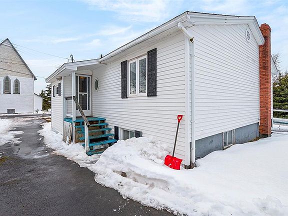 5th image of 9 Witch Hazel Road