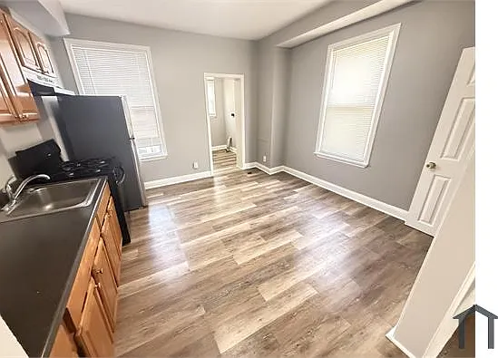 1120 N Luzerne Ave — Photo 4