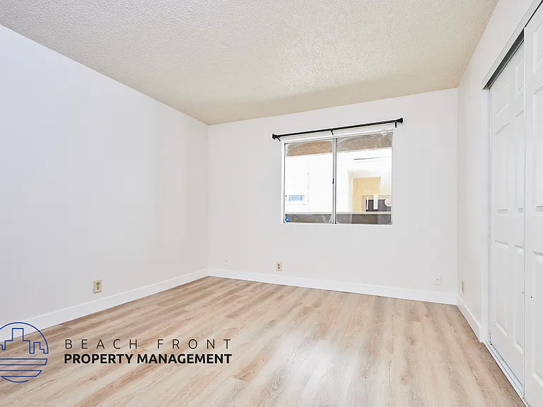 744 Rose Ave. — Photo 29