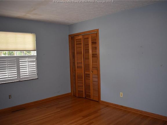 5th image of 111 Stratford Pl
