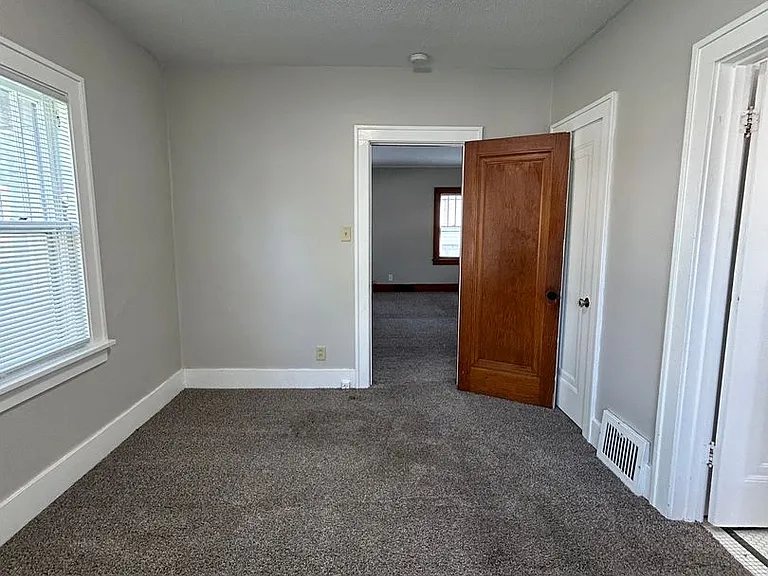 3516 N 47th Ave — Photo 24
