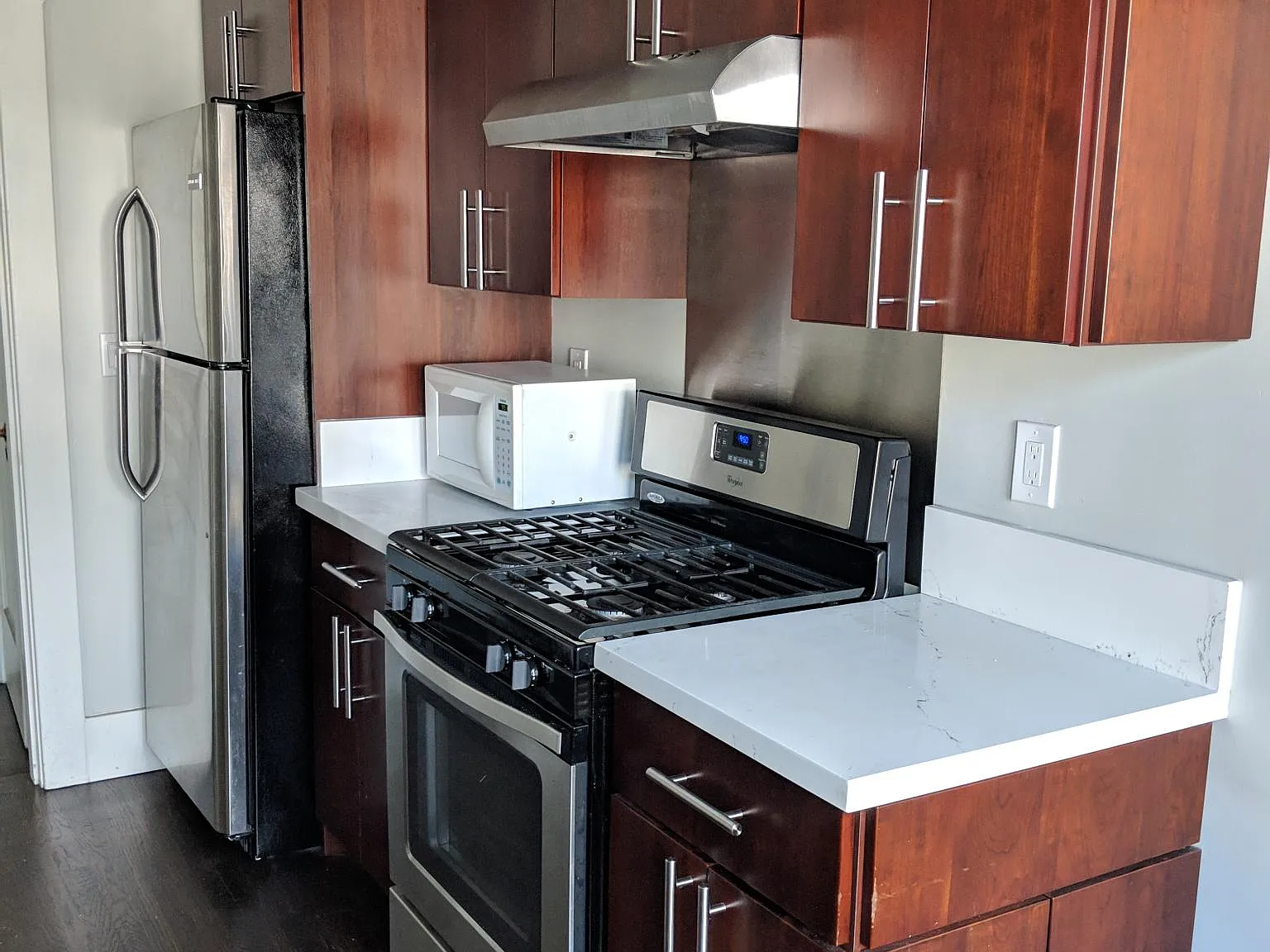 Studio, 500 sqft, $1,950 — Photo 3