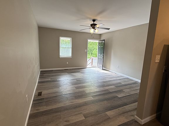 3rd image of 615 Beech Cir NW #4