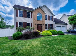 29 Vocisano Ct, Piscataway, NJ 08854