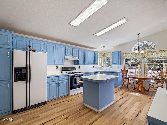 2nd image of 2244 Oakwood Dr