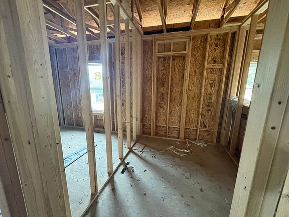 5th image of 308 S Kansas Ave