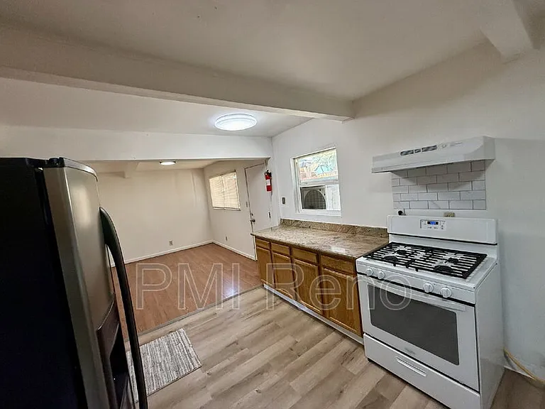 335 Denslowe Dr — Photo 8