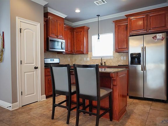 3rd image of 120 Carondelet Ct