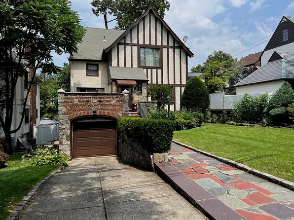 18219 Henley Rd, Jamaica, NY 11432