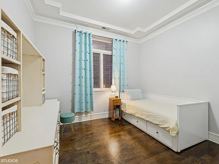 2243 W Irving Park Rd #2W — Photo 14