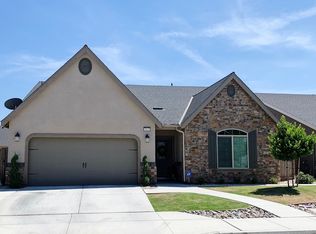 9117 Red Pine Dr, Shafter, CA 93263