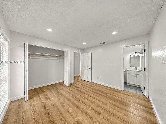 5th image of 5305 SE 28th Ln