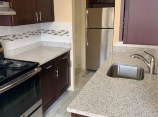 215 Fort Pleasant Ave #KZK6K3YCP, Springfield, MA 01108