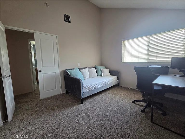 2632 S Augusta Ave — Photo 13