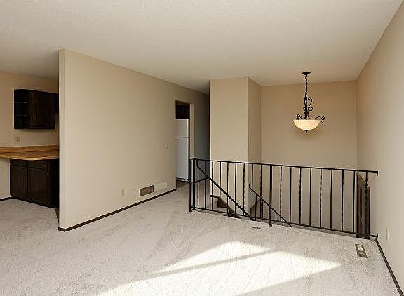 5th image of 626 Portland Mews