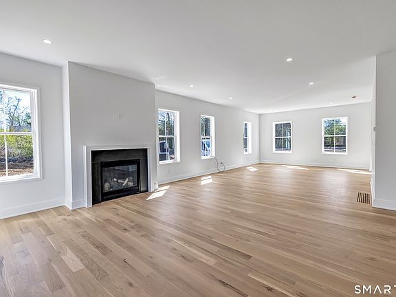 5th image of 355 Spring Hill Road