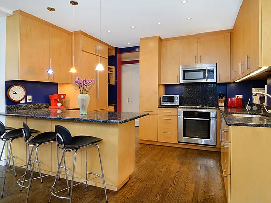 Sold by Sotheby's International Realty | media 26