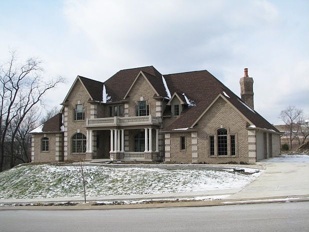 2nd image of 1428 Hemlock Dr