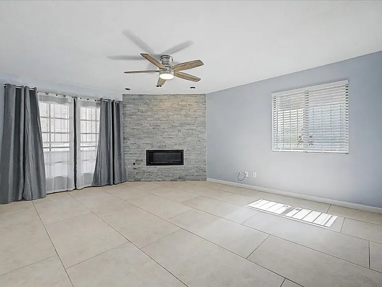 8271 N Oracle Rd #147 — Photo 5