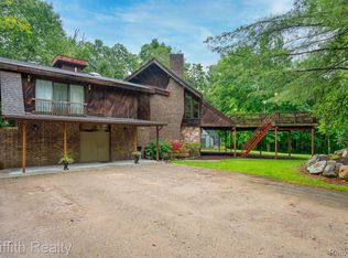 11600 Kerns Way, Fenton, MI 48430